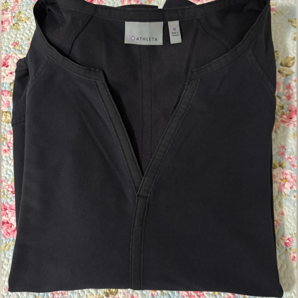 SOLD SOLD SOLD Athleta Black Pull-Over with waist tie for spunk